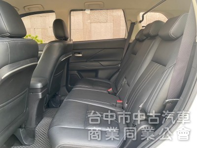 2016年 三菱 Outlander 經典版 2.4