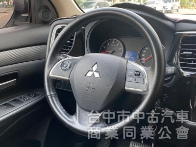 2016年 三菱 Outlander 經典版 2.4