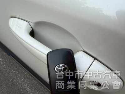 TOYOTA RAV4 /尊爵版