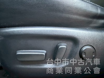 TOYOTA RAV4 /尊爵版