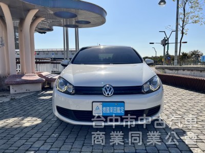 車壇極具代表性的鋼砲車款 為操控及安全而生 六代的外觀 讓Golf更具肌肉張力 平均油耗 14.5公里/公升原車況無待修