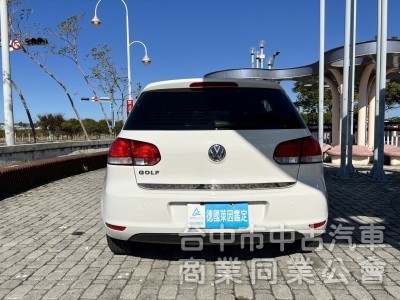 車壇極具代表性的鋼砲車款 為操控及安全而生 六代的外觀 讓Golf更具肌肉張力 平均油耗 14.5公里/公升原車況無待修