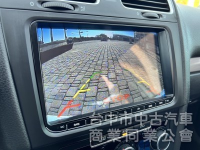 車壇極具代表性的鋼砲車款 為操控及安全而生 六代的外觀 讓Golf更具肌肉張力 平均油耗 14.5公里/公升原車況無待修