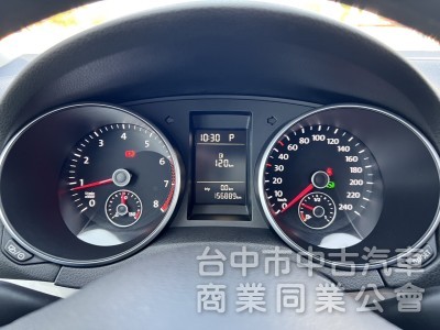 車壇極具代表性的鋼砲車款 為操控及安全而生 六代的外觀 讓Golf更具肌肉張力 平均油耗 14.5公里/公升原車況無待修