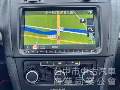 車壇極具代表性的鋼砲車款 為操控及安全而生 六代的外觀 讓Golf更具肌肉張力 平均油耗 14.5公里/公升原車況無待修