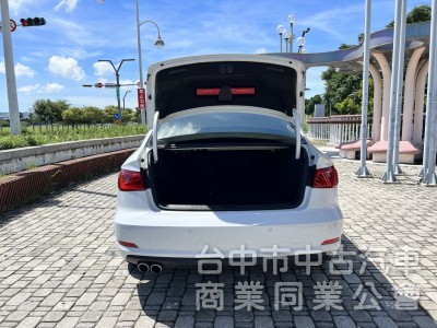 實車實價 里程保証 0~100加速僅需7.3秒 挑動駕馭者的腎上腺素（180P德制馬力）