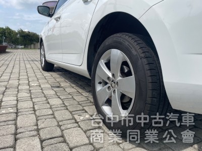實車實價 里程保証 萊因鑑定 1.2T汽油渦輪 Combi旅行車 操控及安全兼具 省油省稅 大空間