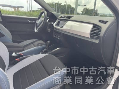 實車實價 里程保証 萊因鑑定 1.2T汽油渦輪 Combi旅行車 操控及安全兼具 省油省稅 大空間