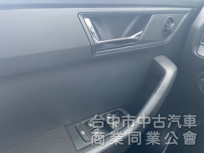 實車實價 里程保証 萊因鑑定 1.2T汽油渦輪 Combi旅行車 操控及安全兼具 省油省稅 大空間