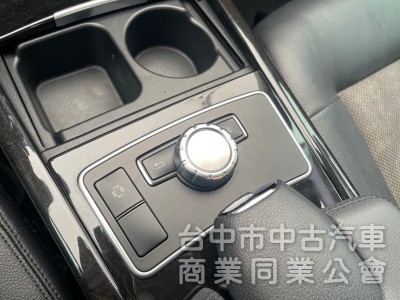 2013年（2012年11月出廠）M-Benz E200 1.8汽油渦輪