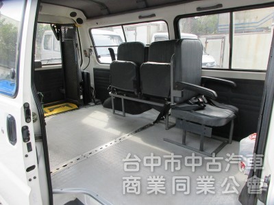2010年得利卡 輪椅車