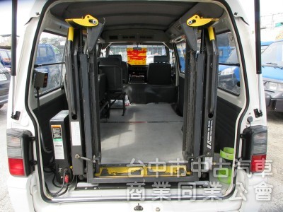 2010年得利卡 輪椅車