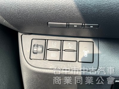 2022年 toyota   sienta  1.8 電動滑門 盲點 ikey 摸門  認證車