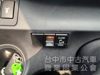 2022年 toyota   sienta  1.8 電動滑門 盲點 ikey 摸門  認證車