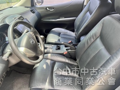 2013年 Nissan tiida 1.6 免鑰匙 摸門  定速  影音   