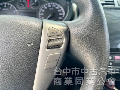 2013年 Nissan tiida 1.6 免鑰匙 摸門  定速  影音   