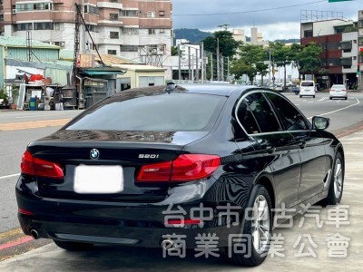 2019年 BMW 520i  5AT 自動跟車系統  盲點偵測  