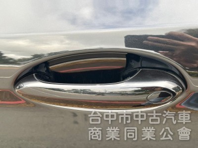 2019年 BMW 520i  5AT 自動跟車系統  盲點偵測  