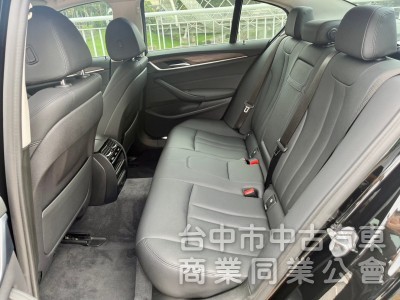 2019年 BMW 520i  5AT 自動跟車系統  盲點偵測  