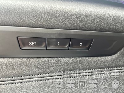 2019年 BMW 520i  5AT 自動跟車系統  盲點偵測  