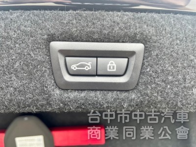 2019年 BMW 520i  5AT 自動跟車系統  盲點偵測  