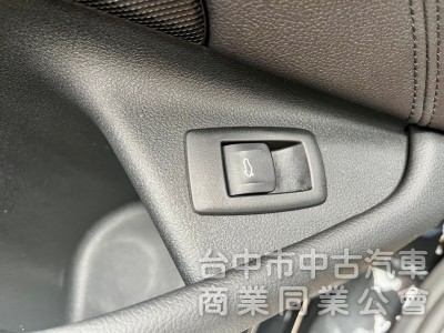 2019年 BMW 520i  5AT 自動跟車系統  盲點偵測  