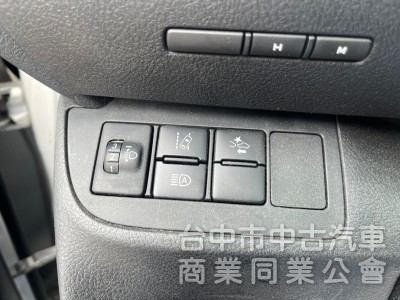 2021年 toyota  SIENTA  ikey 摸門 恆溫 定速  車道偏移  防撞輔助  電動滑門  