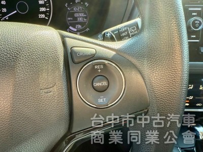 1.8 摸門 免鑰匙  定速 電子手煞車