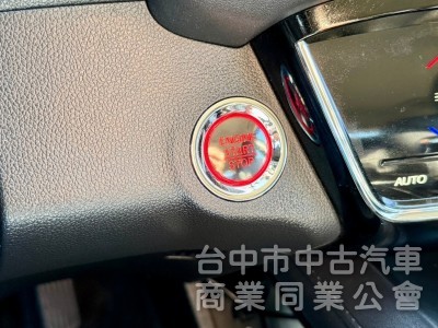 1.8 摸門 免鑰匙  定速 電子手煞車