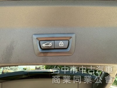ikey 摸們  定速 全景天窗 電尾門 電動椅  方向盤加熱  車側盲點 車道偏移 電尾門  電動椅 