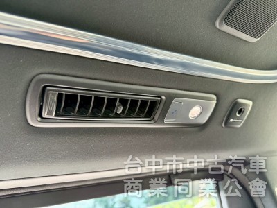 認證車  ikey  摸門  定速  電滑門電動椅冷熱通風 JBL音響   影音系統  4WD 電動椅  電動尾門  