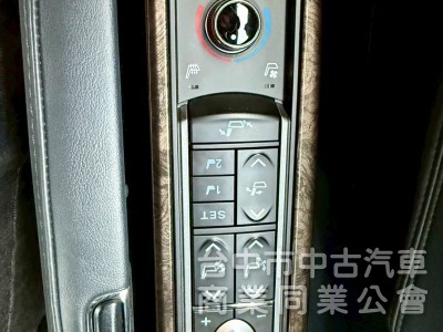 認證車  ikey  摸門  定速  電滑門電動椅冷熱通風 JBL音響   影音系統  4WD 電動椅  電動尾門  