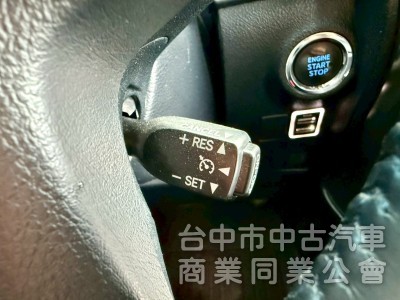 認證車  ikey  摸門  定速  電滑門電動椅冷熱通風 JBL音響   影音系統  4WD 電動椅  電動尾門  