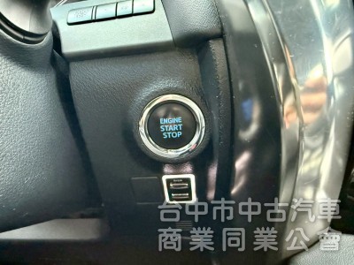 認證車  ikey  摸門  定速  電滑門電動椅冷熱通風 JBL音響   影音系統  4WD 電動椅  電動尾門  
