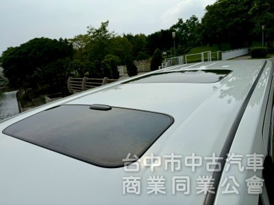認證車  ikey  摸門  定速  電滑門電動椅冷熱通風 JBL音響   影音系統  4WD 電動椅  電動尾門  