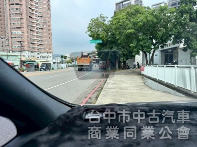認證車  ikey  摸門  定速  電滑門電動椅冷熱通風 JBL音響   影音系統  4WD 電動椅  電動尾門  