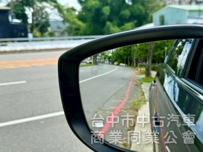 ikey  摸門  acc跟車定速   影音系統 BOSE音響   電動椅  電動尾門  