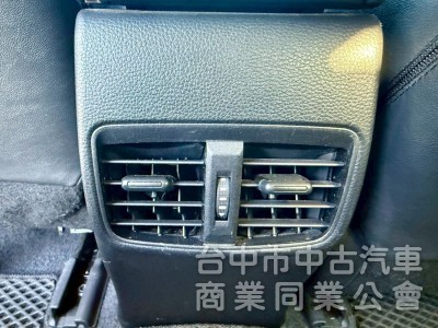 實跑4萬公里  原廠保養 ikey  摸門  acc定速   影音系統  