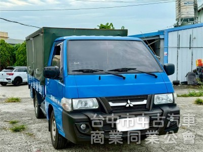 只跑5萬公里 里程保證  車況佳 無重大事故 泡水  