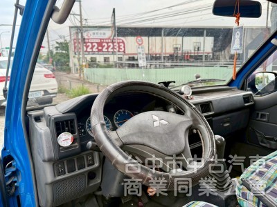 只跑5萬公里 里程保證  車況佳 無重大事故 泡水  