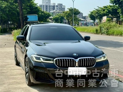 530i M-SPORT 小改款  ikey  摸門  5AU跟車 盲點  車道置中   電動椅  電動尾  HK音響 