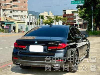 530i M-SPORT 小改款  ikey  摸門  5AU跟車 盲點  車道置中   電動椅  電動尾  HK音響 