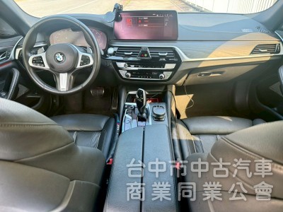 530i M-SPORT 小改款  ikey  摸門  5AU跟車 盲點  車道置中   電動椅  電動尾  HK音響 
