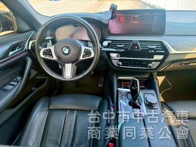 530i M-SPORT 小改款  ikey  摸門  5AU跟車 盲點  車道置中   電動椅  電動尾  HK音響 
