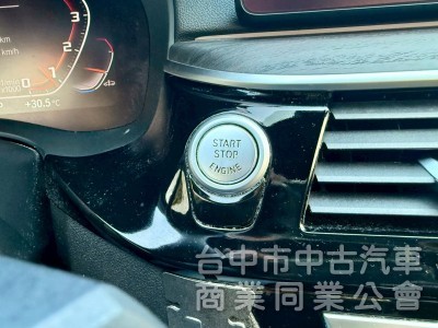 530i M-SPORT 小改款  ikey  摸門  5AU跟車 盲點  車道置中   電動椅  電動尾  HK音響 