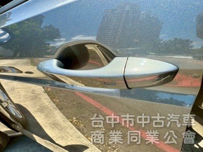   ikey  摸門  定速   三區恆溫 影音系統 電動椅 電尾門  