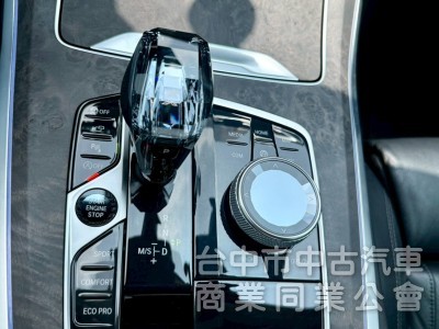   ikey  摸門  5au跟車定速   hk音響  影音系統   盲點 抬頭 電動椅 