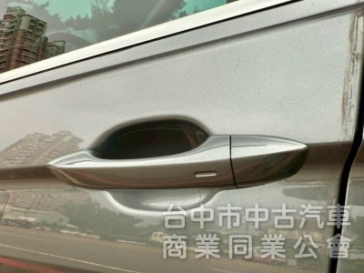 ikey  摸門  acc定速跟車  車道維持  360環景系統    電動椅  後做出風口  電尾門 