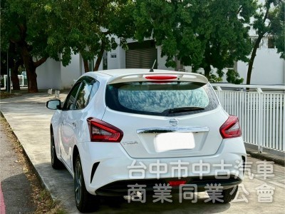 I-TIIDA 1.6 五門掀背 配備 ikey  摸門  定速   盲點偵測  影音系統