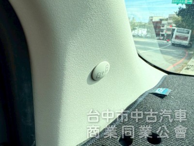 I-TIIDA 1.6 五門掀背 配備 ikey  摸門  定速   盲點偵測  影音系統